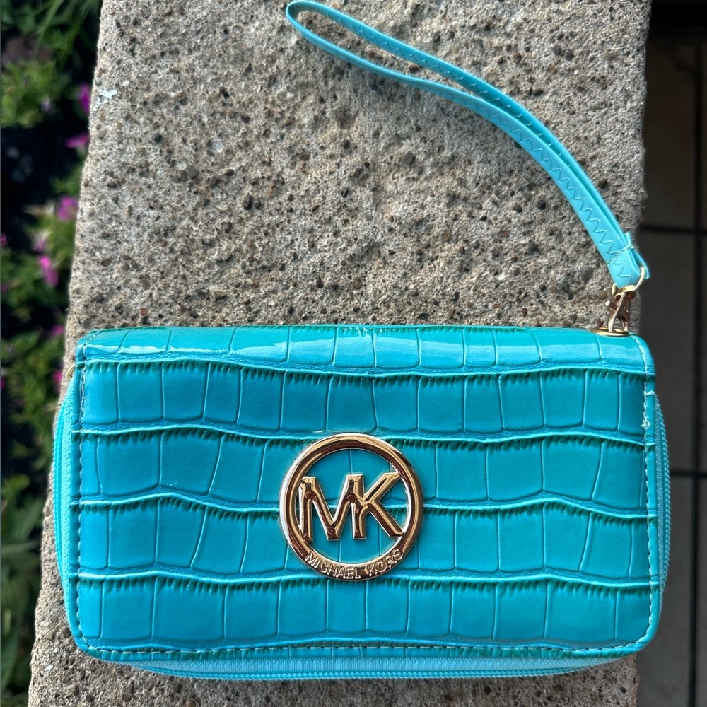 NWOT Michael Kors Turquoise Croc-Embossed Wristlet with Gold MK Logo